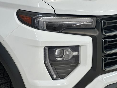 Used 2023 GMC Canyon AT4 w/ AT4 Premium Package image 10