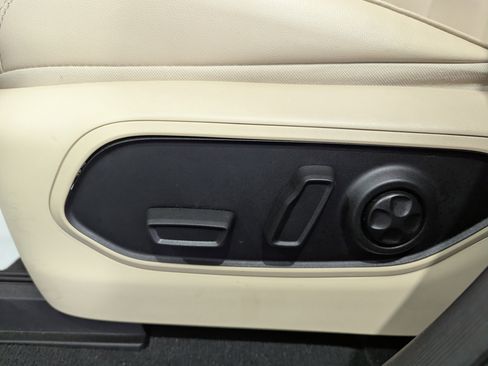 Used 2024 Jeep Grand Cherokee Limited image 15