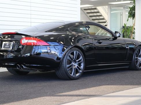 Used 2010 Jaguar XKR R RWD image 6