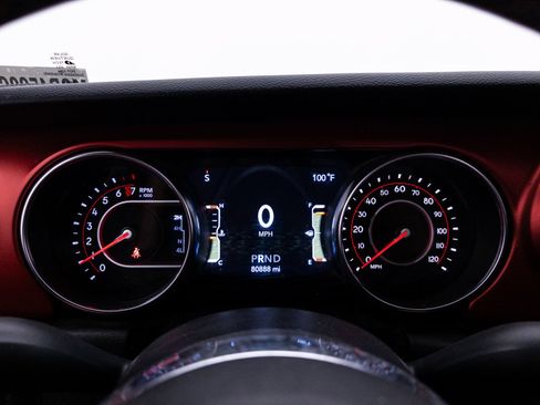 Used 2022 Jeep Wrangler Unlimited Rubicon w/ Cold Weather Group AWD/4WD image 35