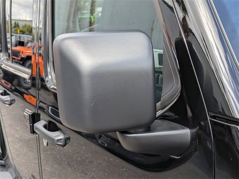 New 2025 Jeep Gladiator Sport image 11