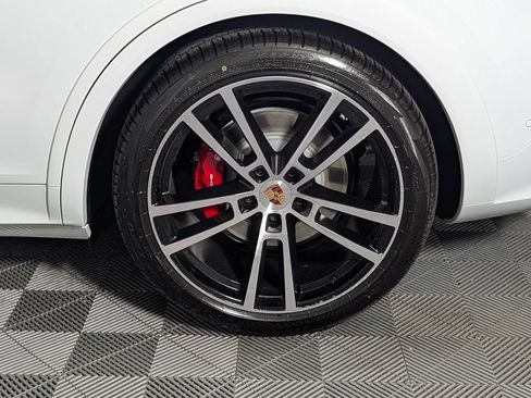 New 2026 Porsche Cayenne GTS AWD/4WD image 12