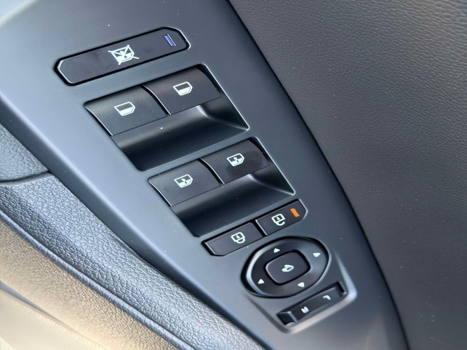 New 2026 Kia Sportage SX FWD image 15