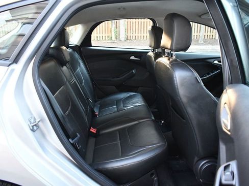 Used 2016 Ford Focus SE w/ Equipment Group 201A image 32