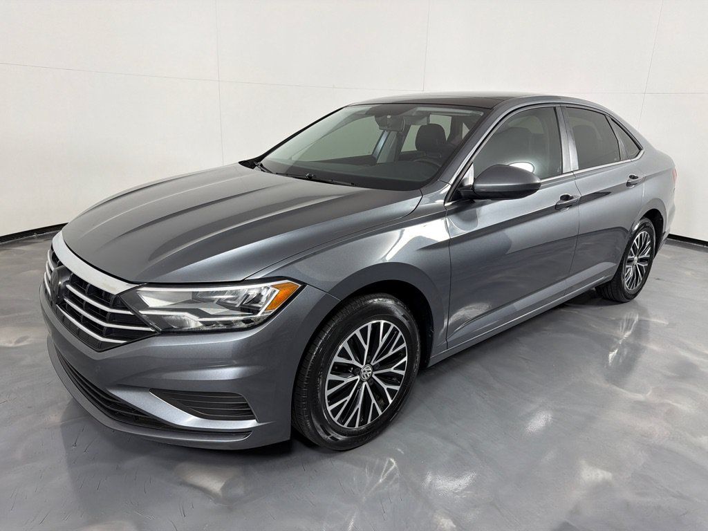 Used 2019 Volkswagen Jetta SE w/ Cold Weather Package FWD image 9