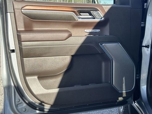 Used 2025 GMC Sierra 1500 Denali w/ Denali Reserve Package image 14