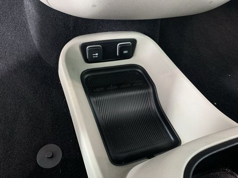 Used 2019 Chrysler Pacifica Limited FWD image 25