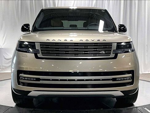 Used 2025 Land Rover Range Rover SE AWD/4WD image 12