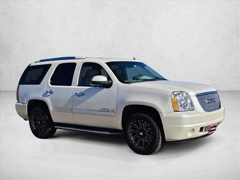 Used 2009 GMC Yukon Denali image 3