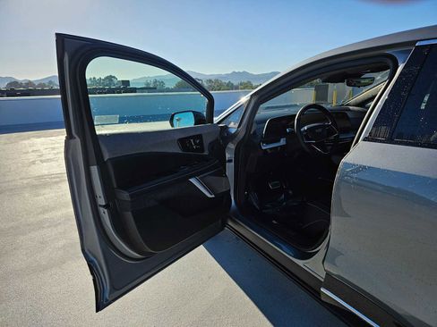 New 2026 Cadillac Optiq Luxury 1 image 19