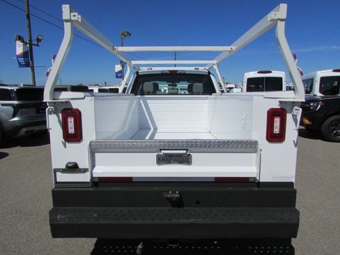 Used 2022 Ford F250 XL w/ Power Equipment Group RWD image 9