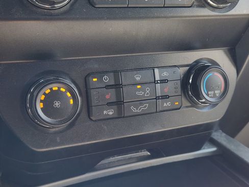 Used 2019 Ford F150 XLT w/ Equipment Group 302A Luxury AWD/4WD image 6