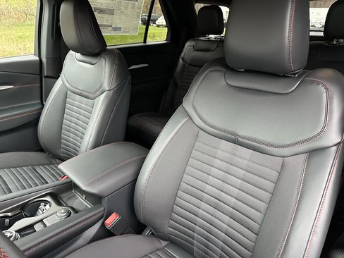 New 2026 Ford Explorer ST-Line w/ ST-Line Street Pack image 27