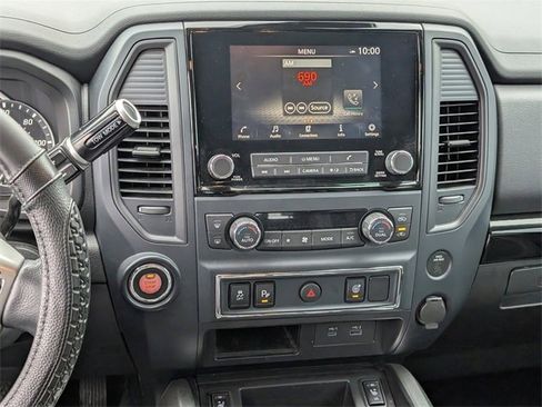 Used 2023 Nissan Titan SV w/ SV Convenience Package image 12