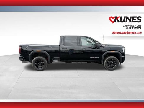 Used 2024 GMC Sierra 2500 AT4 AWD/4WD image 3