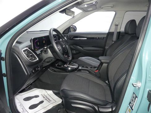 Used 2025 Kia Seltos S image 21
