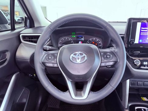 Used 2023 Toyota Corolla Cross LE w/ Moonroof Package AWD/4WD image 18