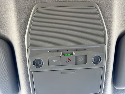 New 2026 Nissan Kicks SR image 7