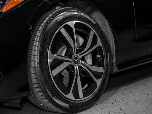 Used 2025 Mercedes-Benz CLE 300 4MATIC Cabriolet image 32