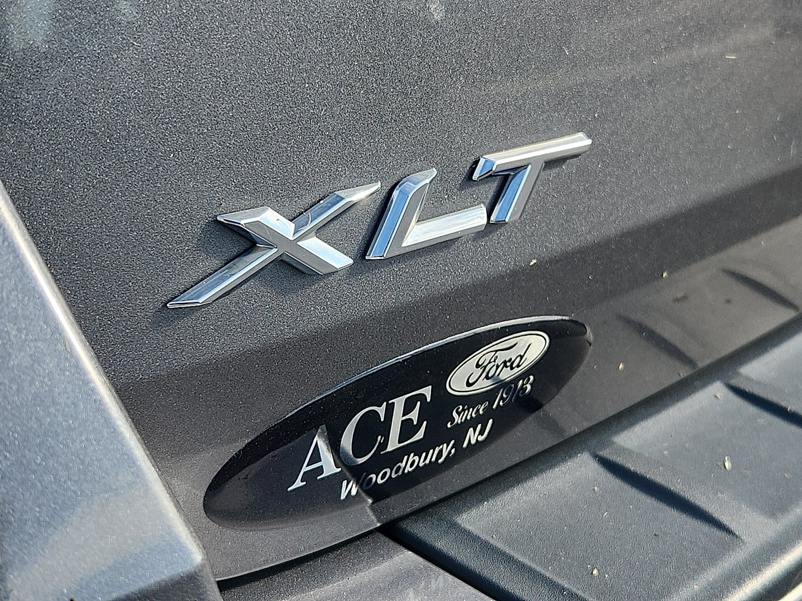 Used 2023 Ford Explorer XLT AWD/4WD image 30