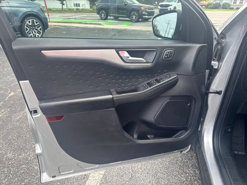 Used 2020 Ford Escape SEL FWD image 15