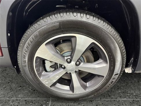 Used 2021 Jeep Cherokee Limited image 24