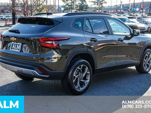 Used 2024 Chevrolet Trax LT image 6