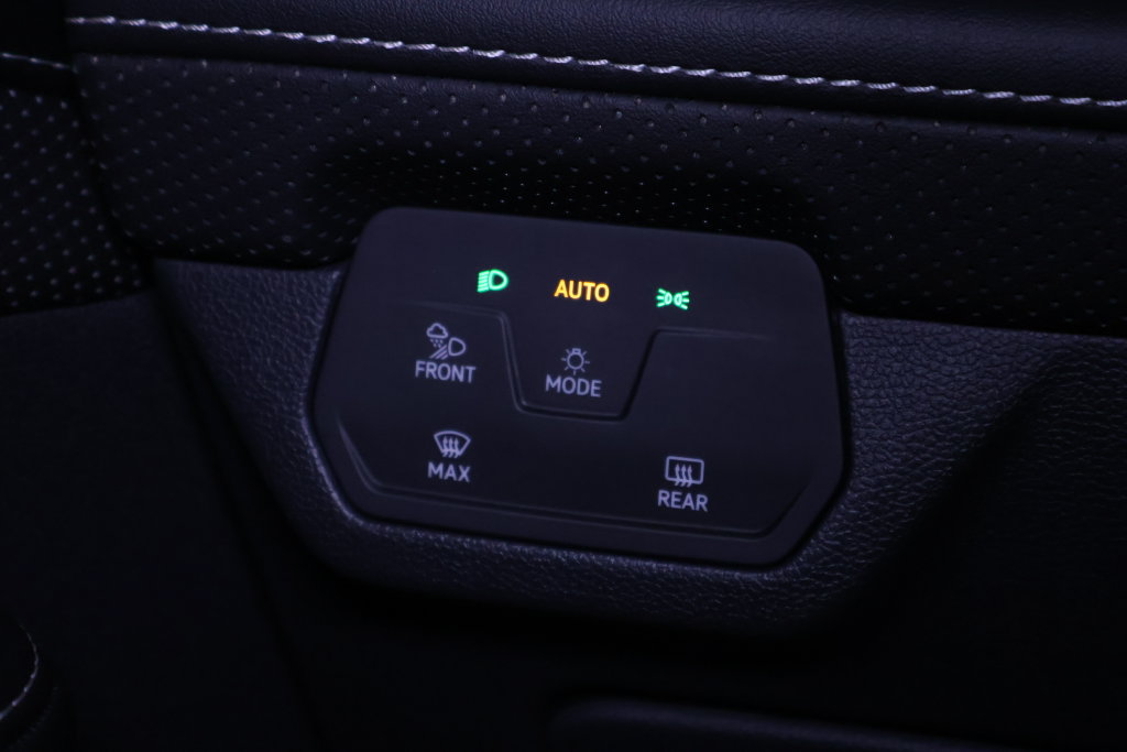 Used 2024 Volkswagen Atlas SE AWD/4WD image 27