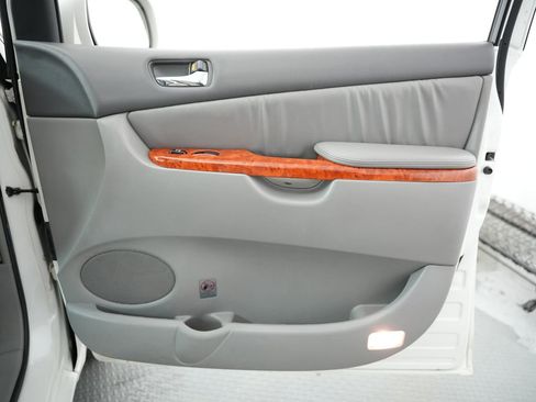 Used 2010 Toyota Sienna XLE Limited image 49