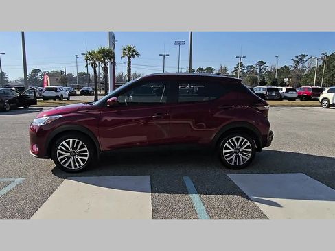 Used 2024 Nissan Kicks SV image 27