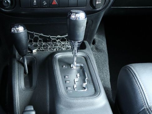 Used 2012 Jeep Wrangler Unlimited Sport image 17