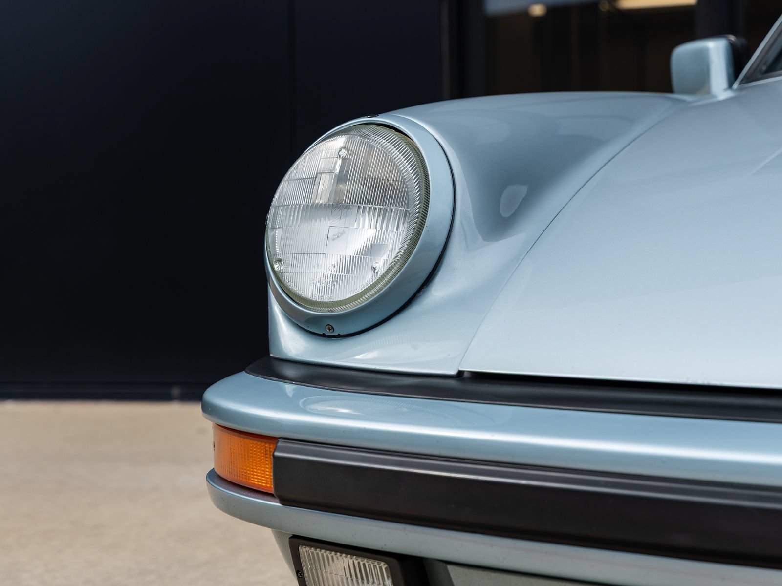 Used 1988 Porsche 911 Carrera RWD image 26
