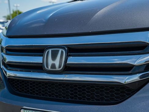 Used 2017 Honda Pilot Touring image 12