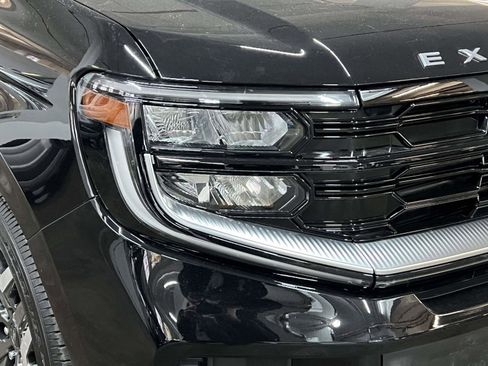 Used 2025 Ford Expedition Max Platinum w/ Platinum Ultimate Package image 9