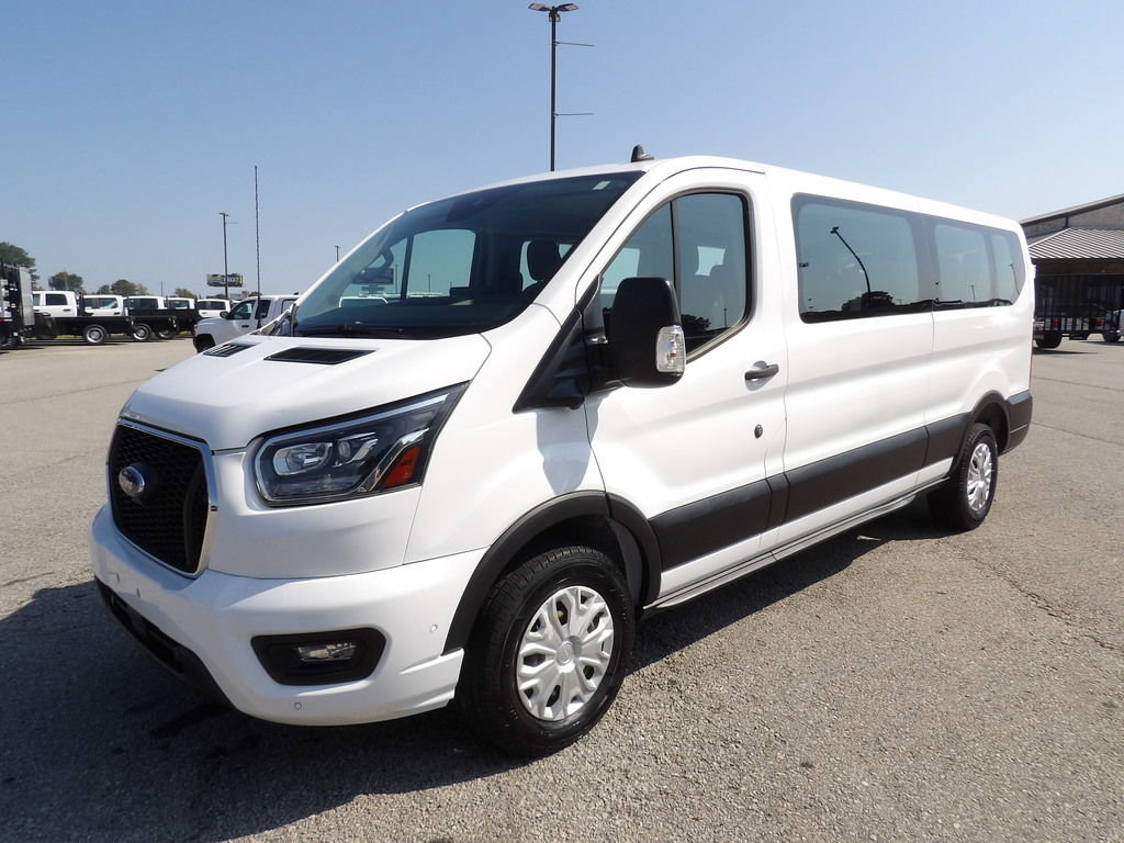 Used 2023 Ford Transit 350 XLT RWD image 3