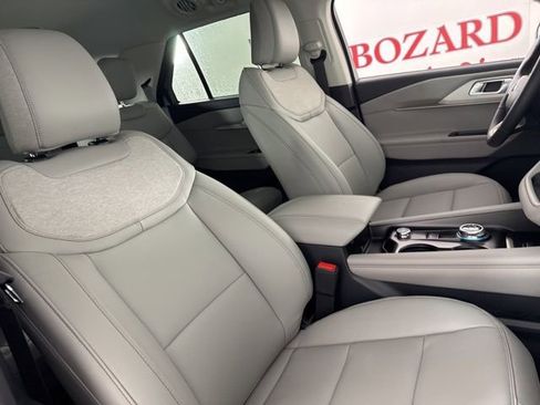 New 2025 Ford Explorer Active w/ Active Comfort Package image 21