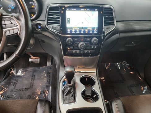 Used 2021 Jeep Grand Cherokee Laredo X AWD/4WD image 17