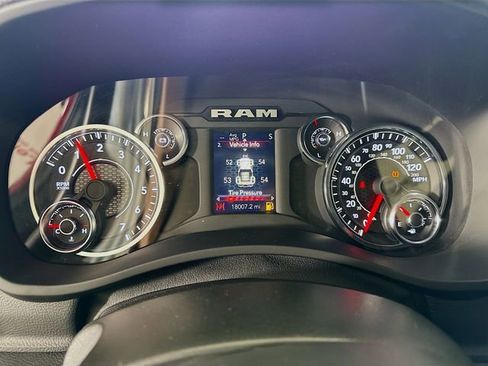 Used 2024 RAM 2500 Big Horn w/ Sport Appearance Package image 12