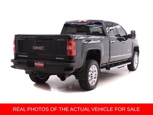 Used 2019 GMC Sierra 2500 Denali w/ Duramax Plus Package image 2