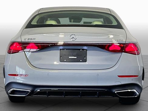 New 2026 Mercedes-Benz E 350 4MATIC Sedan image 4