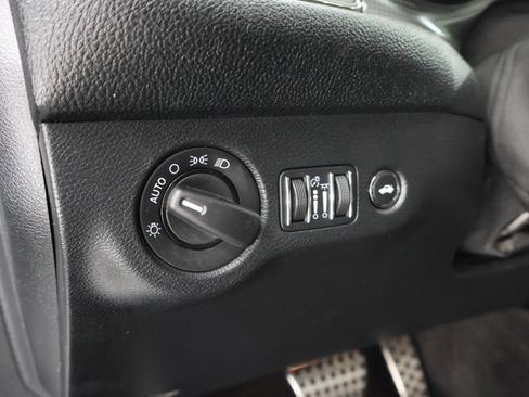 Used 2017 Dodge Challenger SRT Hellcat RWD image 39