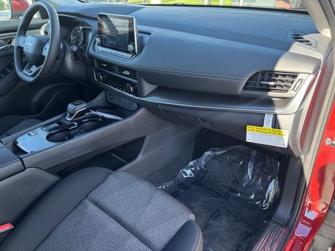 New 2026 Nissan Rogue SV image 10