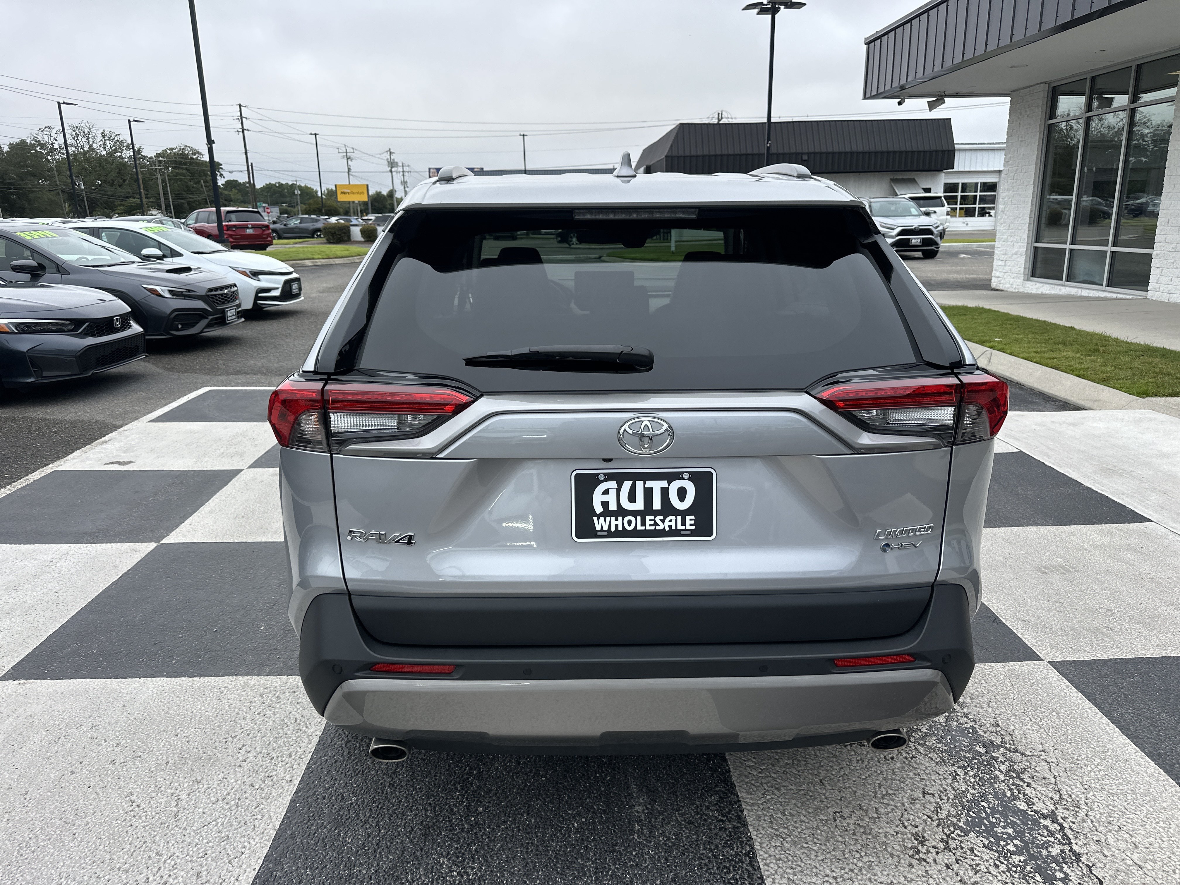 Used 2025 Toyota RAV4 Limited w/ Advanced Technology Package AWD/4WD image 7