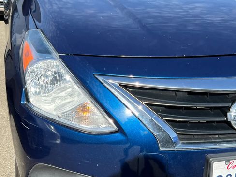 Used 2018 Nissan Versa SV FWD image 14