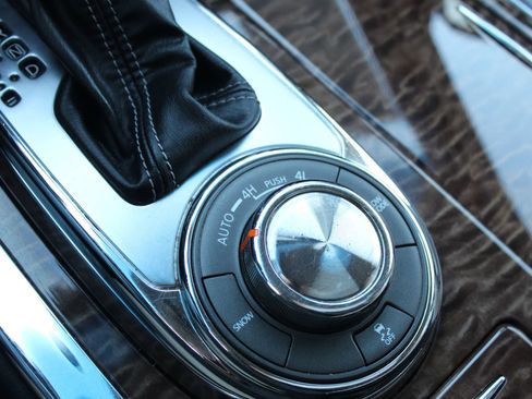 Used 2017 Nissan Armada SL image 29