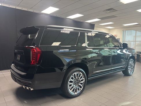 Used 2023 GMC Yukon XL Denali Ultimate w/ LPO, Floor Liner Package image 3