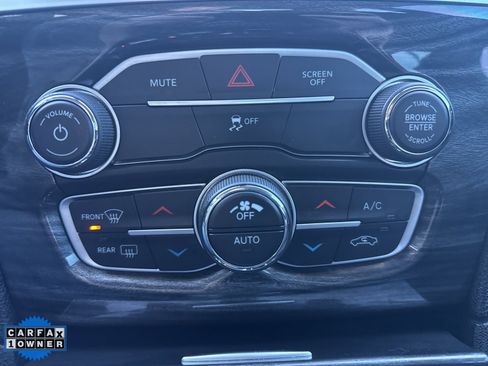 Used 2022 Chrysler 300 Touring w/ Sport Appearance Package image 19