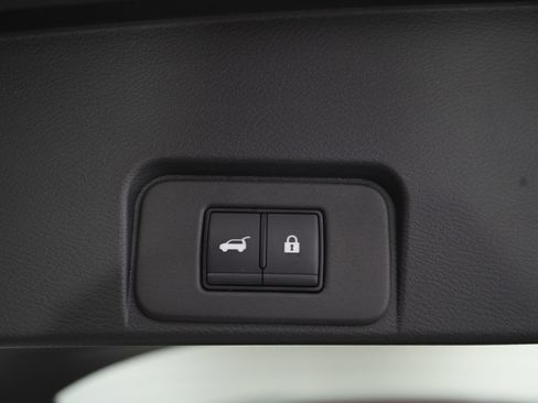 Used 2024 Nissan Rogue SV w/ SV Premium Package image 11