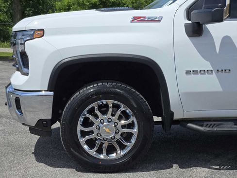 Certified 2024 Chevrolet Silverado 2500 LTZ w/ LTZ Premium Package AWD/4WD image 8