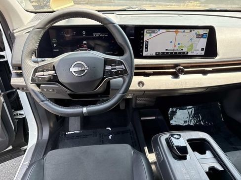 Used 2023 Nissan Ariya FWD image 18